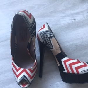 Missoni platform peep toe heels 6.5
